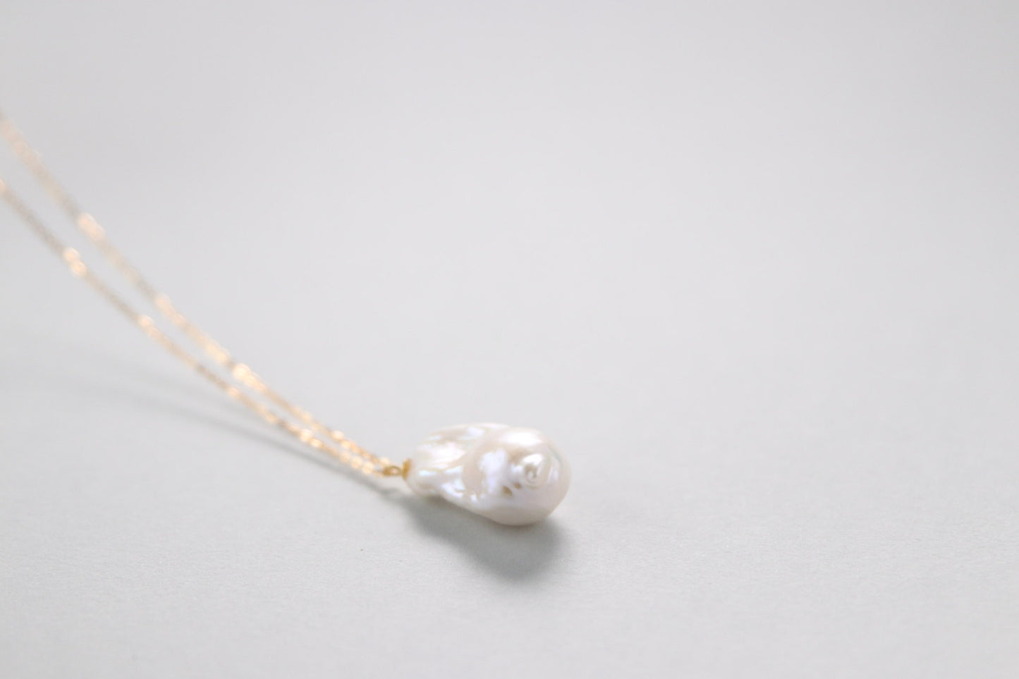 Barock Baroque Perle Halskette mit Silber Kette in Vergoldung