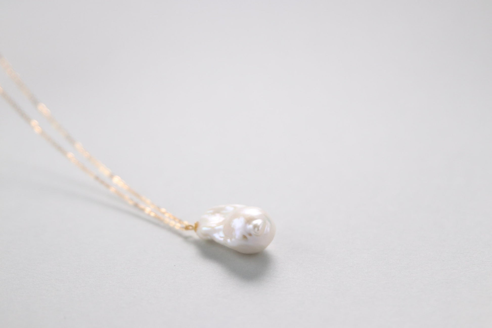 Barock Baroque Perle Halskette mit Silber Kette in Vergoldung