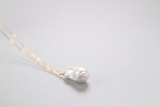 Barock Baroque Perle Halskette mit Silber Kette in Vergoldung