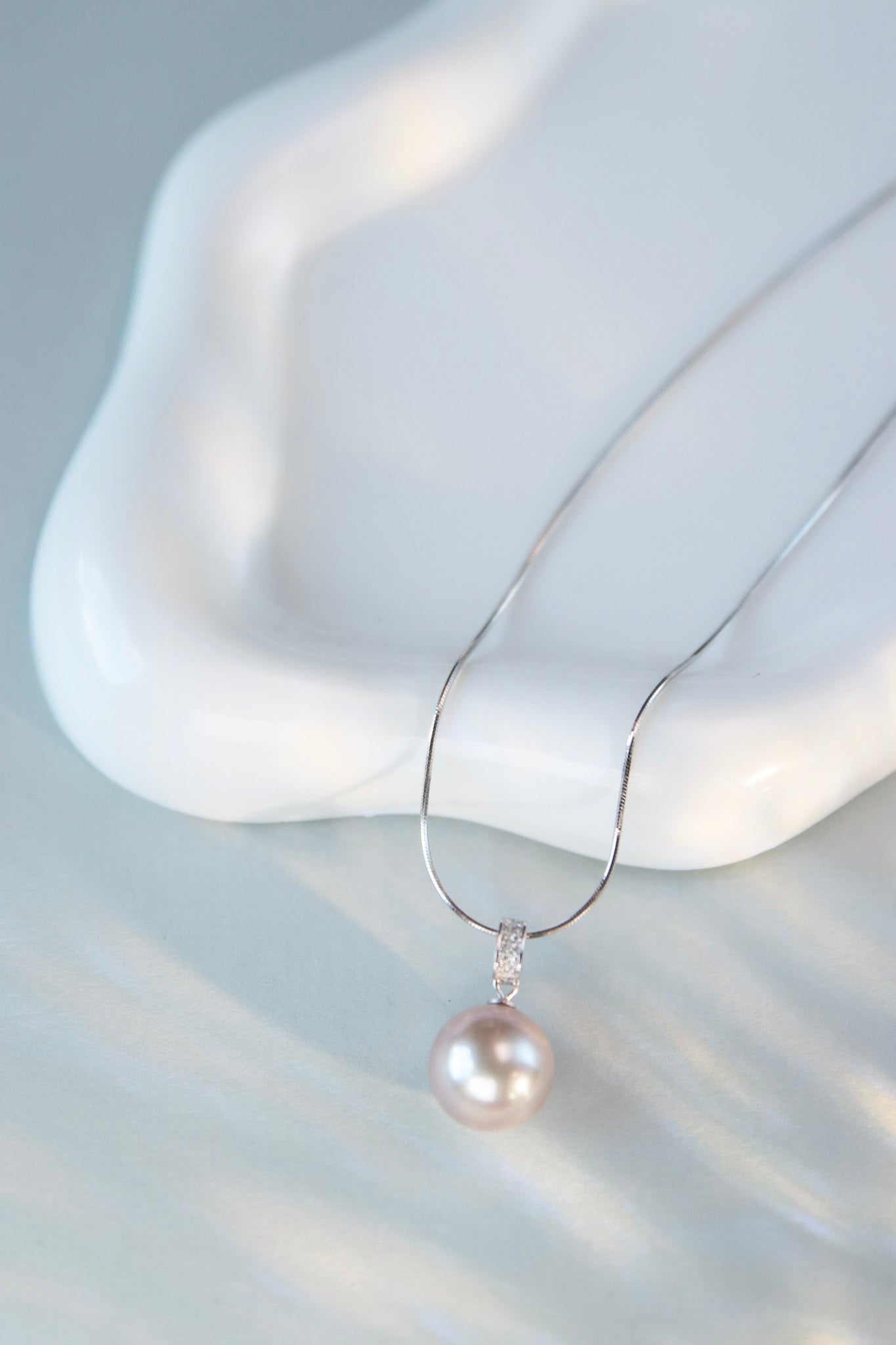 Mininalistischer Violett Perlenanhänger，Solo